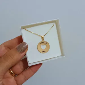 Colar Personalizado com Detalhe Vazado Banhado a Ouro