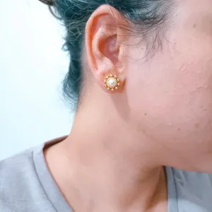 Brinco Sol Pérola Cravejado Banhado a Ouro