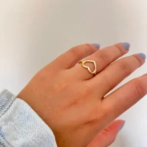 Anel Coração Vazado Banhado a Ouro