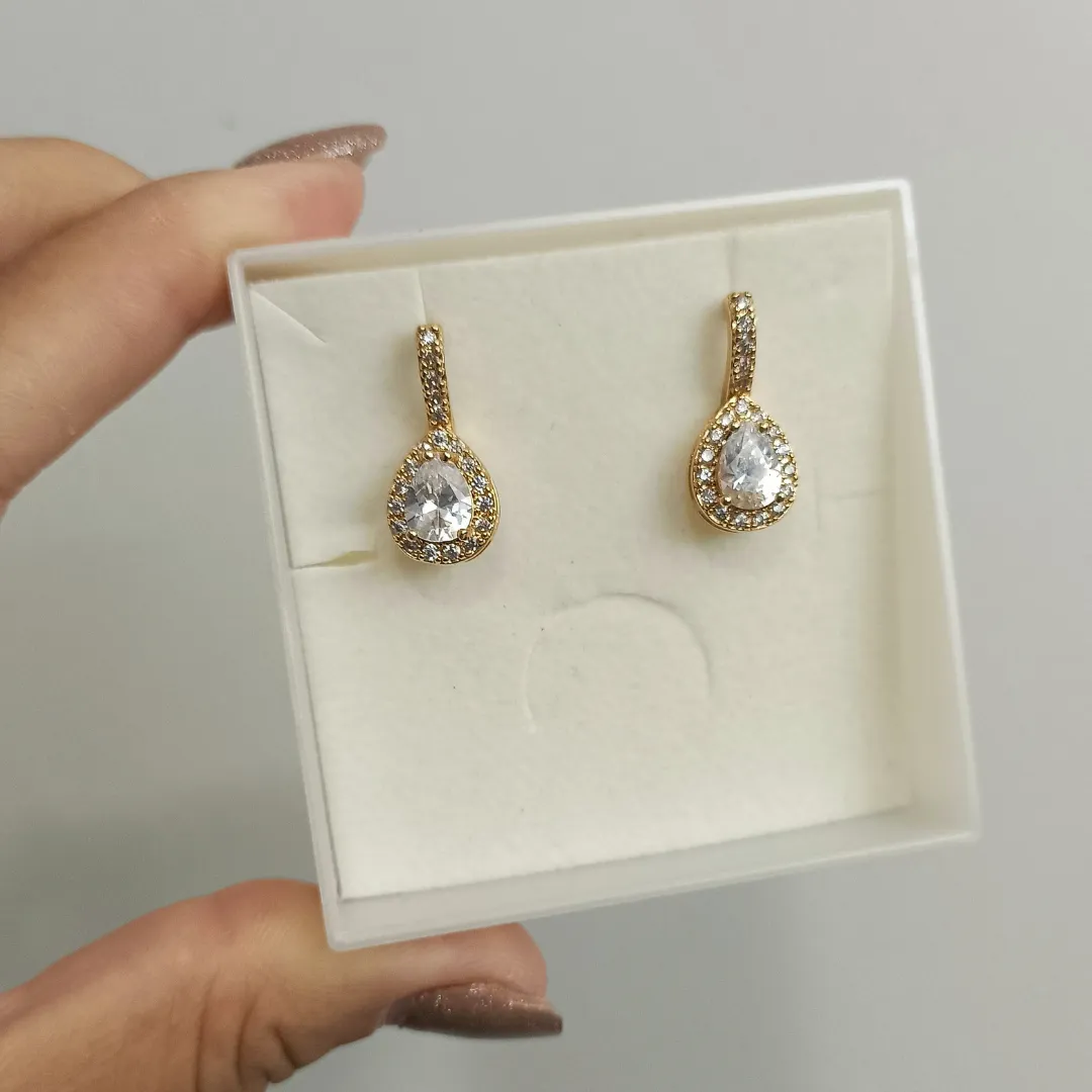 Brinco Gota Zirconia