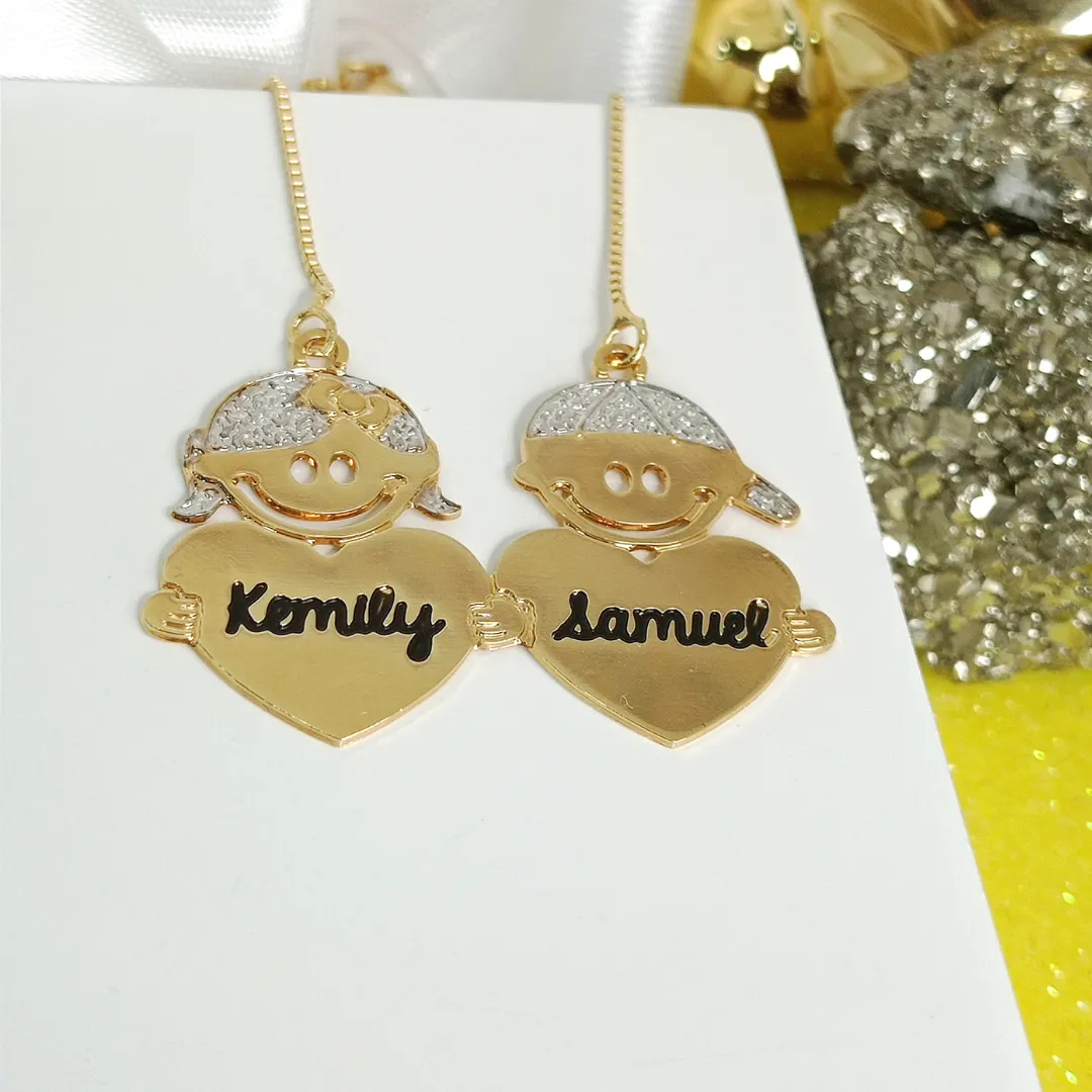 Colar Bonequinhos até 4 Filhos Personalizado