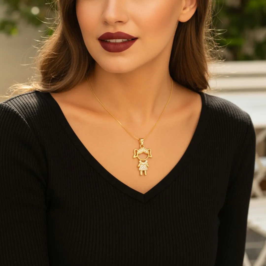 Pingente Menina Cravejado em Zircônias