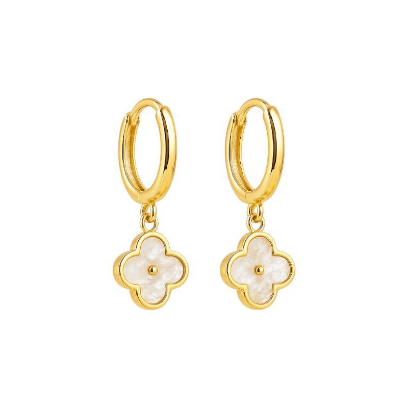 Brinco Trevo em Madrepérola